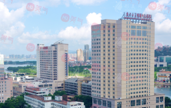 廈門哪家醫(yī)院可以做抽脂手術？五家實力醫(yī)院上榜了，看醫(yī)院詳情