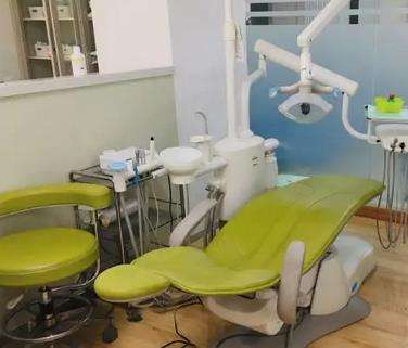 青島絲路口腔門(mén)診部