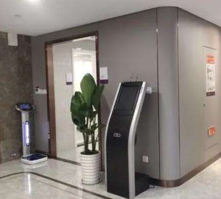 深圳正規(guī)植發(fā)醫(yī)院排名有哪些？醫(yī)院實(shí)力專業(yè)戶點(diǎn)評(píng)，附價(jià)格表！