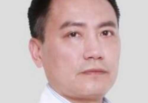 上海隆胸醫(yī)生李旭東怎么樣？醫(yī)生的技術是很嫻熟的，也掌握了很多整形的技巧