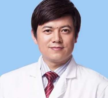 曹衛(wèi)剛吸脂豐胸怎么樣？能夠根據(jù)每位求美者的胸部狀態(tài)來提供合適的操作手法