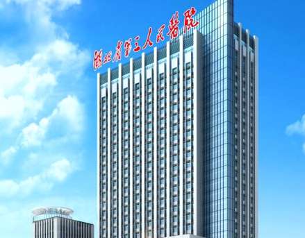 口腔科李云峰醫(yī)生怎么樣？現(xiàn)在是口腔科的副主任醫(yī)師