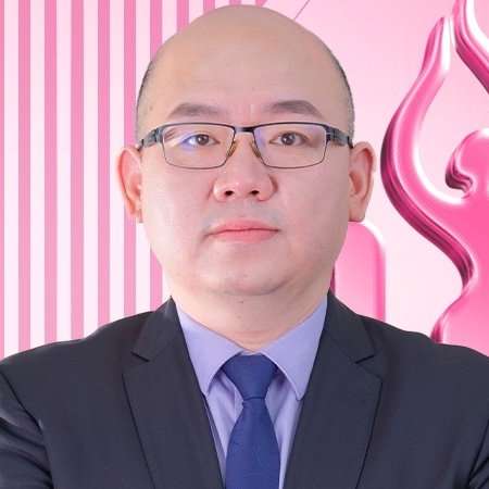 廣州隆胸專家李文鋒怎么樣？擁有著獨到的手術風格以及操作技巧