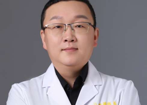 河南整形醫(yī)生楊慶賓怎么樣？在隆鼻，鼻部修復(fù)等方面也做得越來越熟練