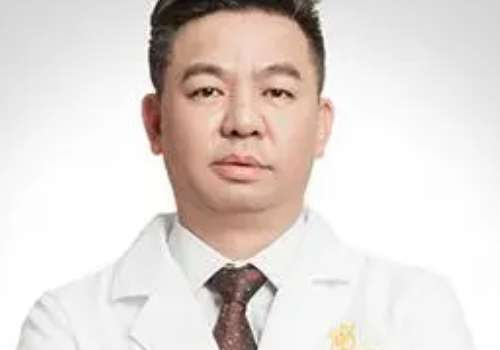 胡勁松醫(yī)生整形怎么樣？擅長(zhǎng)牙齒種植、牙齒修復(fù)以及拔牙