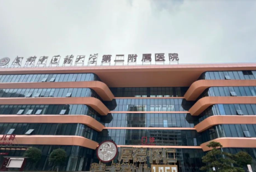 成都醫(yī)學(xué)院第二附屬醫(yī)院女性隆胸怎么樣?陳曉明醫(yī)生技術(shù)測評