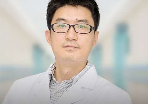 隆鼻專家王歡怎么樣？掌握了前沿的隆鼻技術(shù)并積極參加交流