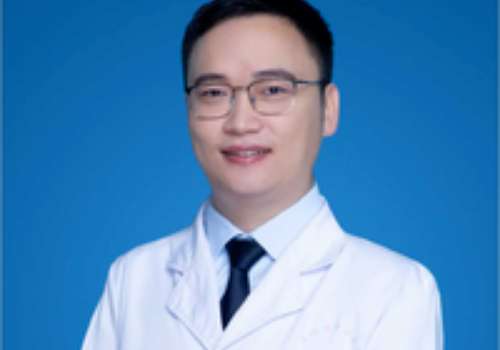 武漢朱海軍去眼袋怎么樣?結(jié)合眼部特點(diǎn)設(shè)計(jì)去眼袋方案