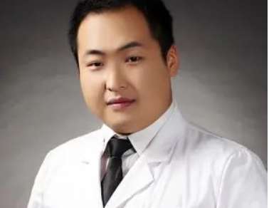 張曉健拉皮手術(shù)做的怎么樣？成為了拉皮手術(shù)中實(shí)力比較雄厚的醫(yī)生之一