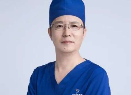 深圳劉主任雙眼皮醫(yī)生怎么樣？從業(yè)期間對精細化整形有深入的研究