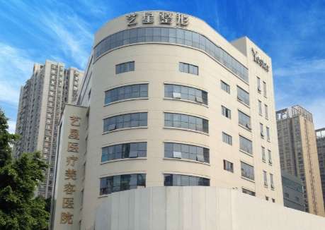 重慶藝星醫(yī)院整形美容怎么樣？院內(nèi)由多位醫(yī)生組成了一支實力比較強勁的醫(yī)生團隊