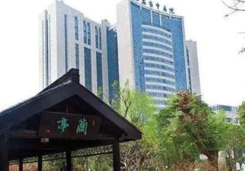 南京省中醫(yī)院做雙眼皮怎么樣?能夠憑借著精湛的技術(shù)和較好的醫(yī)療設(shè)備給每一位求美者帶來(lái)有力的保障