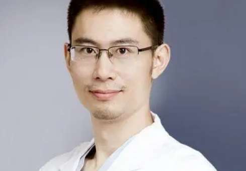 北京陳錦整形醫(yī)生怎么樣？畢業(yè)于北京吉林大學(xué)白求恩醫(yī)學(xué)部