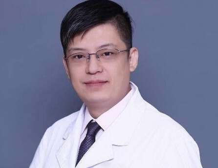 沈陽(yáng)徐楠整形醫(yī)生怎么樣？是整形外科的主診醫(yī)生，也是整形外科的博士