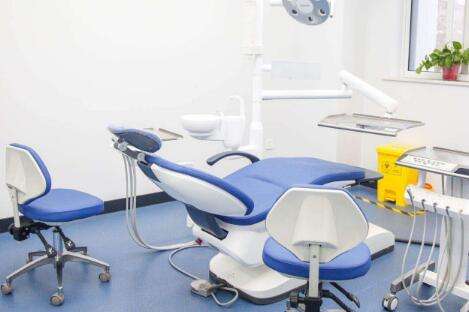 四醫(yī)大口腔科王瑋醫(yī)生怎么樣？對(duì)口腔科的各種項(xiàng)目有獨(dú)特的操作手法