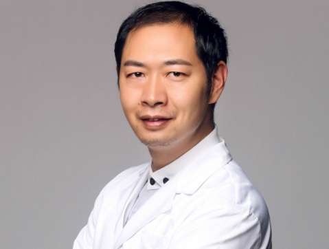 徐楠做雙眼皮怎么樣啦？擅長的項(xiàng)目有眼鼻部整形，自體脂肪移植