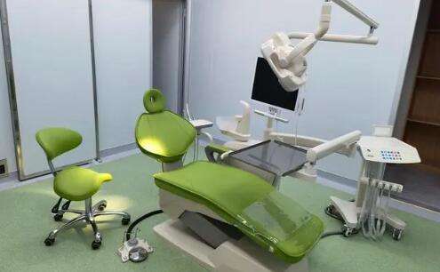 昆明口腔科王夢(mèng)婷醫(yī)生怎么樣？擅長(zhǎng)牙周疾病的系統(tǒng)診療，對(duì)基礎(chǔ)手術(shù)以及手術(shù)診療有自己的看法