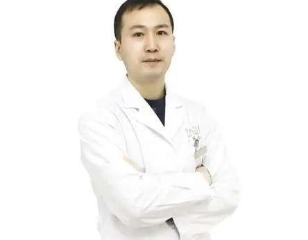 郎山虎做雙眼皮怎么樣？多次與日本，韓國，國內(nèi)的資深專家進(jìn)行同臺手術(shù)