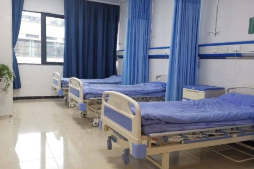 重慶光博士醫(yī)療美容門診部假體隆胸需要多少錢?陳健|曹勇醫(yī)生資料