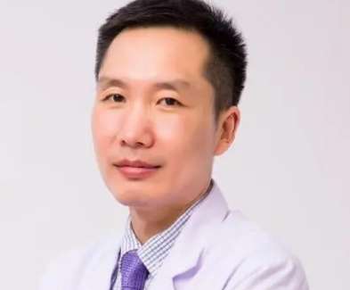 口腔科醫(yī)生李森怎么樣了？擅長(zhǎng)各種年齡段的牙齒矯正以及診斷