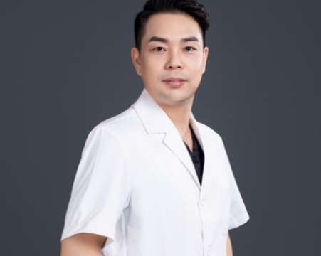 鄭州整形醫(yī)生王啟立怎么樣？長期以來專注于眼鼻部的整形