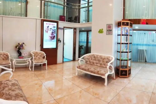 深圳貝加美醫(yī)療美容醫(yī)院打玻尿酸怎么樣?鄒媛|易江斌|萬蕓醫(yī)生技術(shù)優(yōu)點(diǎn)