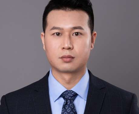 上海整形醫(yī)生梁亮怎么樣？主要研修的方向是鼻部修復整形手術(shù)，對鼻部整形尤為擅長