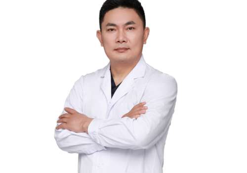 重慶楊亞?wèn)|整形醫(yī)生怎么樣？在口腔整形以及頜面方面有較高的造詣