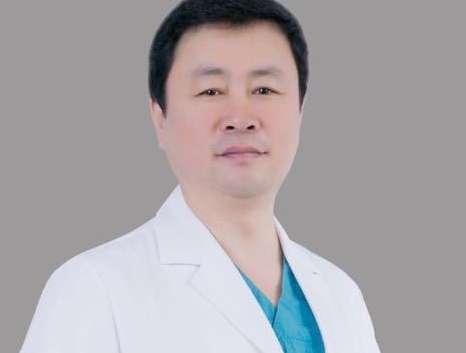 整形醫(yī)生李長賦怎么樣？在鼻整形等方面有獨(dú)特的操作手法以及從事臨床工作有了10多年的時(shí)間