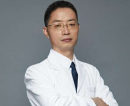 楊慶峰雙眼皮修復(fù)怎么樣？尤其對(duì)雙眼整形研究頗深，獲得了不小的成績(jī)