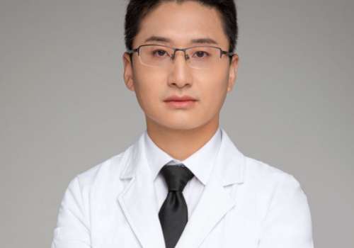 范鍇整容醫(yī)生怎么樣？擅長(zhǎng)鼻部綜合手術(shù)，操作手法嫻熟