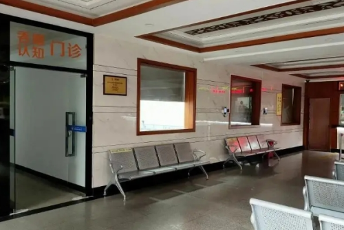 鄭州辰星醫(yī)療美容醫(yī)院玻尿酸填充淚溝怎么樣?何清磊|李虎星|董磊醫(yī)生風(fēng)格實(shí)測(cè)