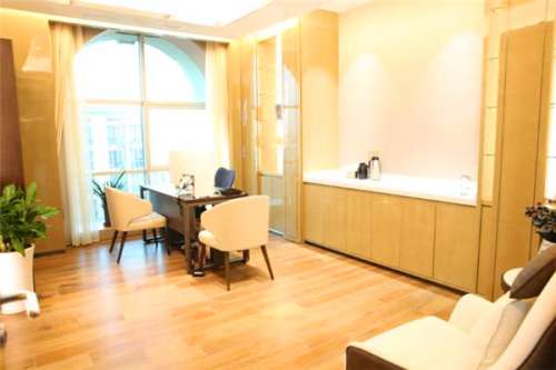 成都中醫(yī)大銀海醫(yī)美內(nèi)切去眼袋怎么樣?何軍|梅波|廖小川醫(yī)生水準(zhǔn)測評