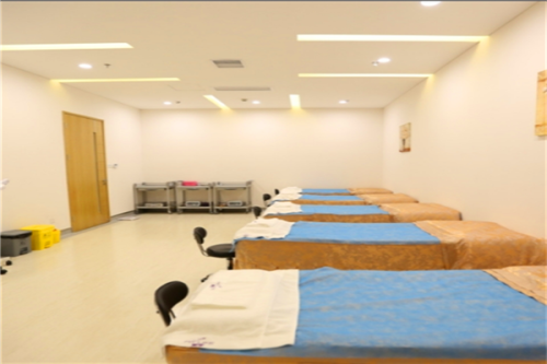 武漢艾美醫(yī)療美容醫(yī)院去眼袋怎么樣?樊輝華|敖晗|周異珣醫(yī)生技術特點