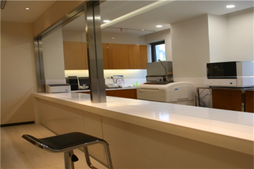 南京醫(yī)科大學附屬明基醫(yī)院（三級綜合醫(yī)院）去眼袋怎么樣?余立冬醫(yī)生口碑測評