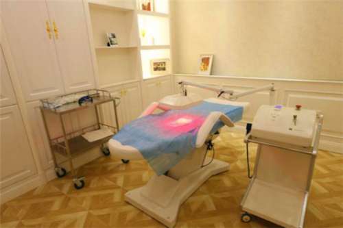 上海第九人民醫(yī)院割雙眼皮費(fèi)用多少?錢云良|麻蓀香|張路醫(yī)生案例測(cè)評(píng)