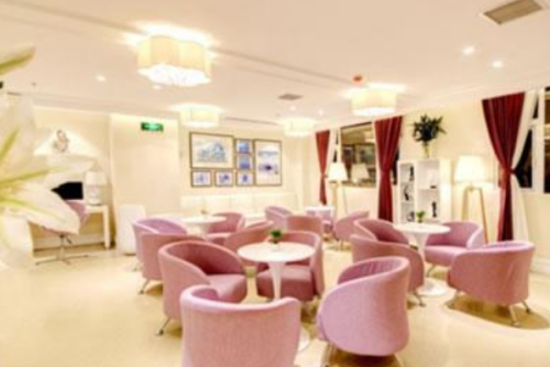 武漢麗星整形醫(yī)院淚溝填充收費(fèi)多少?劉誠醫(yī)生技術(shù)風(fēng)格