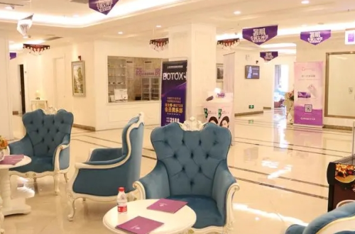 北京藝美醫(yī)療美容診所打玻尿酸豐唇怎么樣?王東|高旭醫(yī)生技術(shù)測評