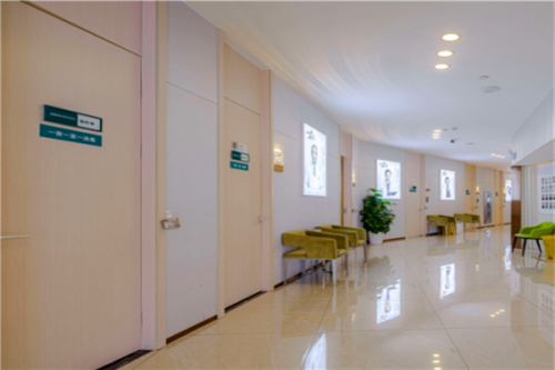 廈門思明海峽醫(yī)療美容門診部下巴整形怎么樣?藍(lán)紹梓醫(yī)生技術(shù)特色