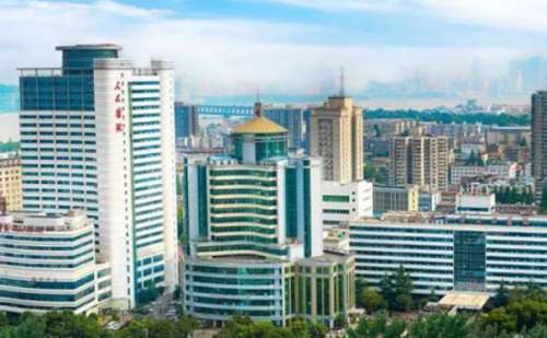 武漢大學(xué)人民醫(yī)院鼻唇溝填充費(fèi)用多少?案例變化,專家簡介