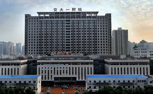 西安交通大學(xué)第一附屬醫(yī)院去眼袋技術(shù)怎么樣?多少錢?案例變化